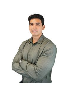 Javier Castillo - RE/MAX Life