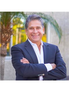 Lawrence Renteria - RE/MAX Top Producers