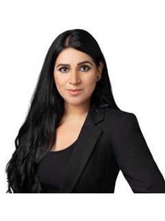 Johana Medina - RE/MAX Top Producers