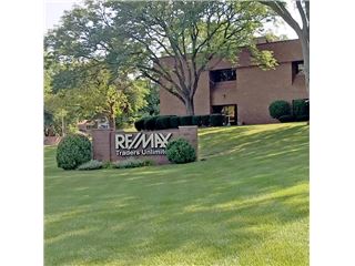 Office of RE/MAX Traders Unlimited - Peoria