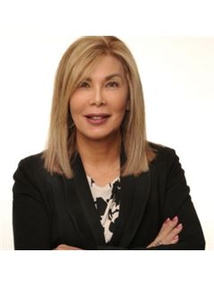 Dorothy Pena - RE/MAX Excellence Realty