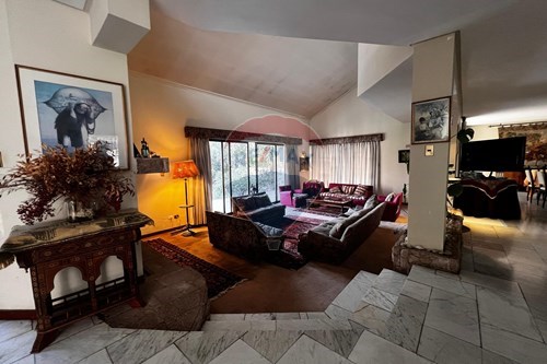 Residential - House with Commercial Space - Las Condes, Santiago, Metropolitana De Santiago - CL