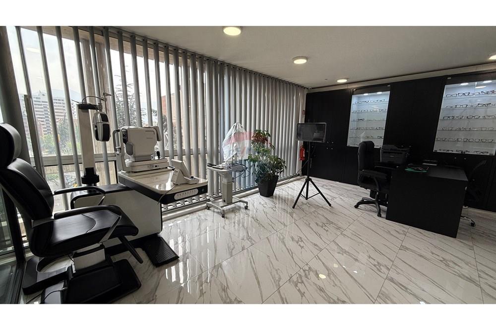 Commercial - Office Space - Las Condes, Santiago, Metropolitana De Santiago - CL - IMG_0189.JPG - Aula Penerimaan Tamu - 1028109022-1007