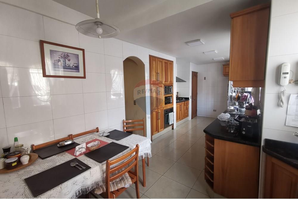 Residential - Отдельно стоящий дом - Las Condes, Santiago, Metropolitana De Santiago - CL - IMG_20250514_144626[1].jpg - 1028050218-24