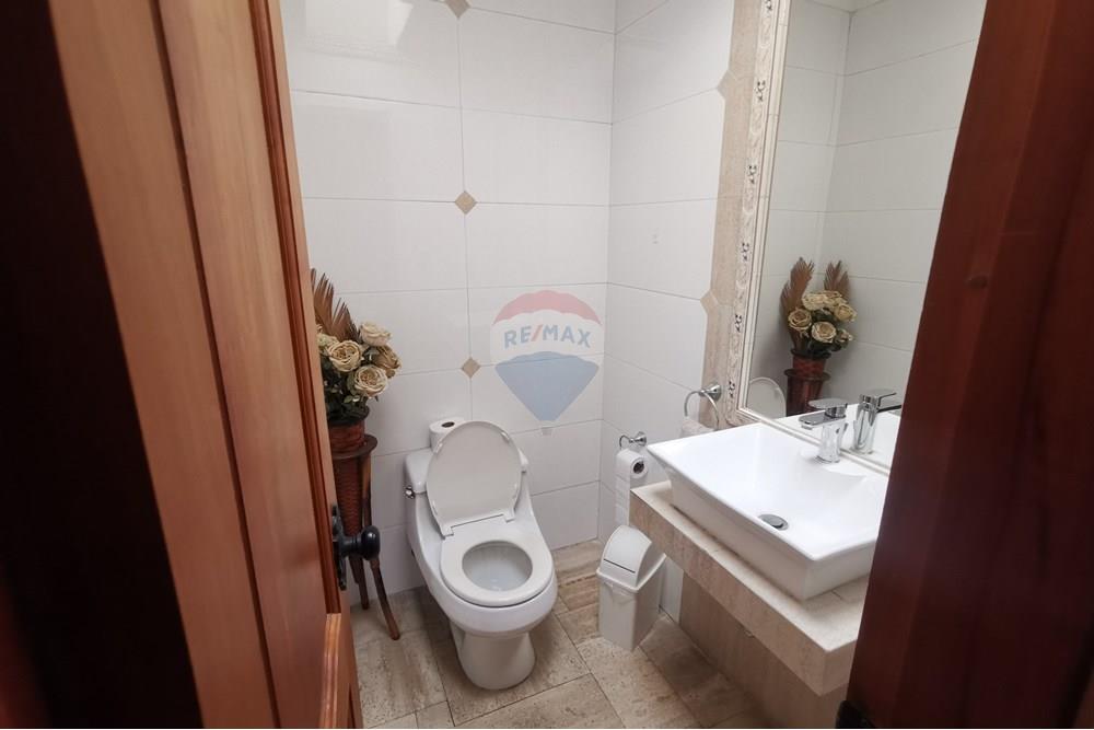 Residential - Отдельно стоящий дом - Las Condes, Santiago, Metropolitana De Santiago - CL - IMG_20250514_144827[1].jpg - 1028050218-24