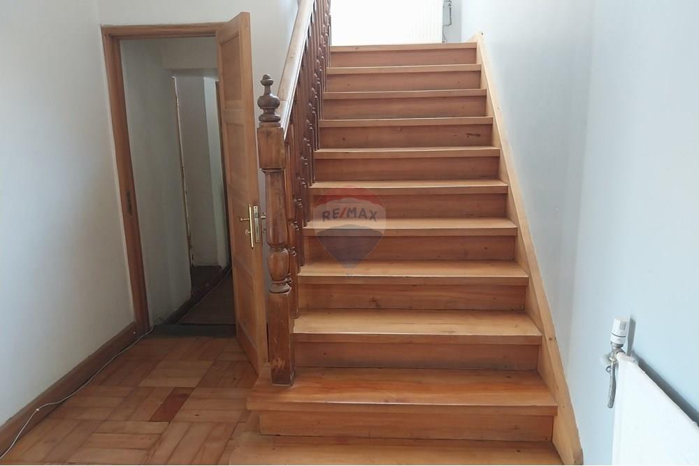 Residential - Hus - Ñuñoa, Santiago, Metropolitana De Santiago - CL - Escalera.jpg - 1028085003-103