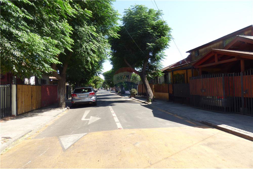 lakó - szabadonálló ház - Santiago, Santiago, Metropolitana De Santiago - CL - CALLE CASA - egyéb - 1028018333-375