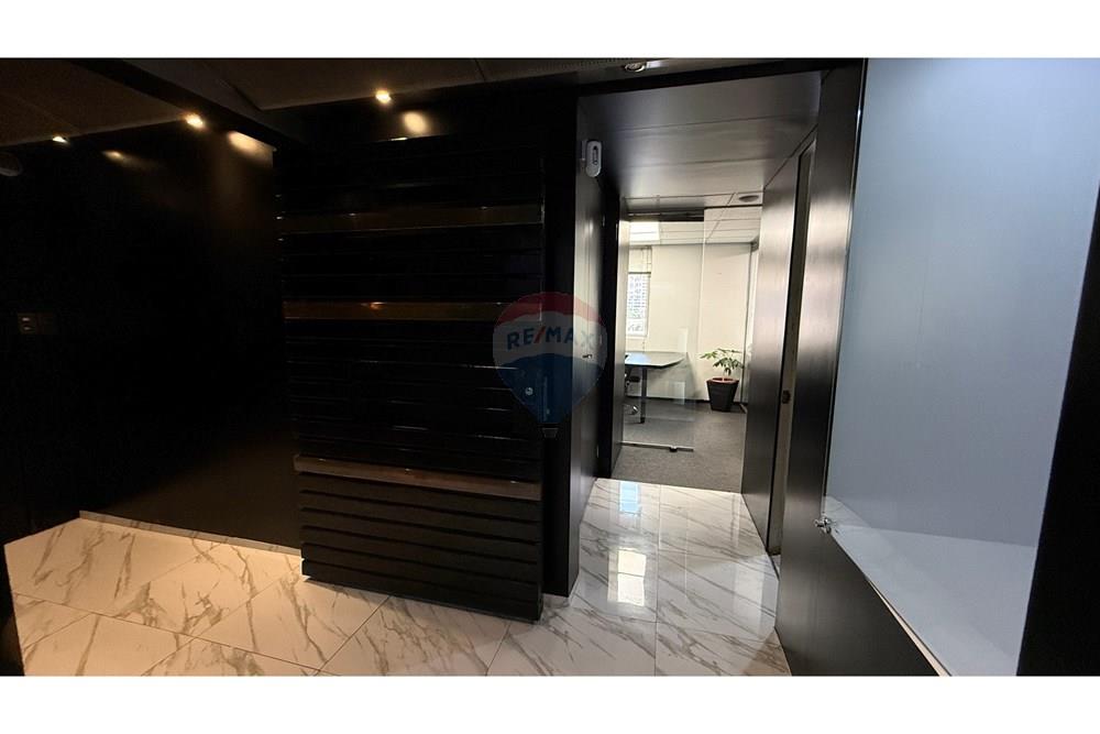 Commercial - Office Space - Las Condes, Santiago, Metropolitana De Santiago - CL - IMG_0204.JPG - Aula Penerimaan Tamu - 1028109022-1007