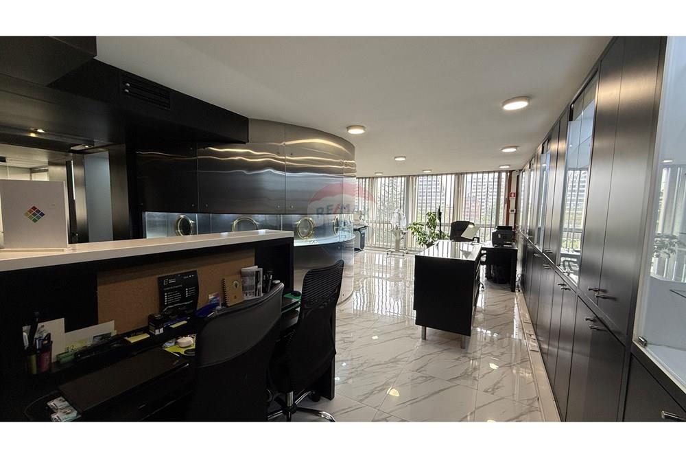 Commercial - Office Space - Las Condes, Santiago, Metropolitana De Santiago - CL - IMG_0199.JPG - Aula Penerimaan Tamu - 1028109022-1007