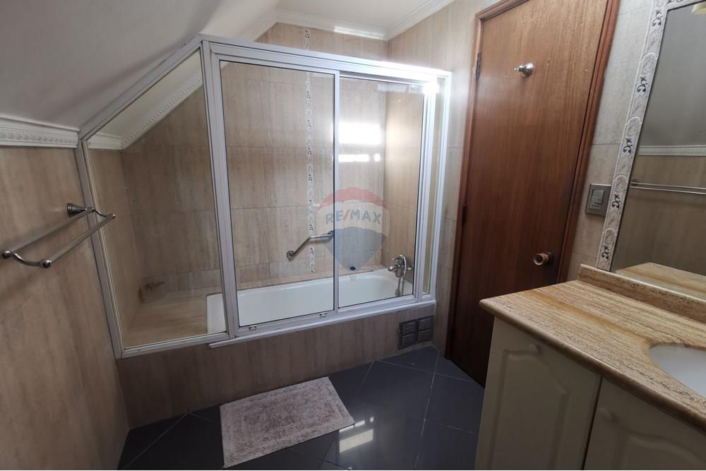 Residential - Отдельно стоящий дом - Las Condes, Santiago, Metropolitana De Santiago - CL - IMG_20250514_145917[1].jpg - 1028050218-24