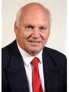 営業 - Lourie Bester - RE/MAX First - Bloemfontein