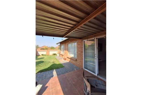 Residential - Townhouse - Willow Park Manor, Gauteng - South Africa