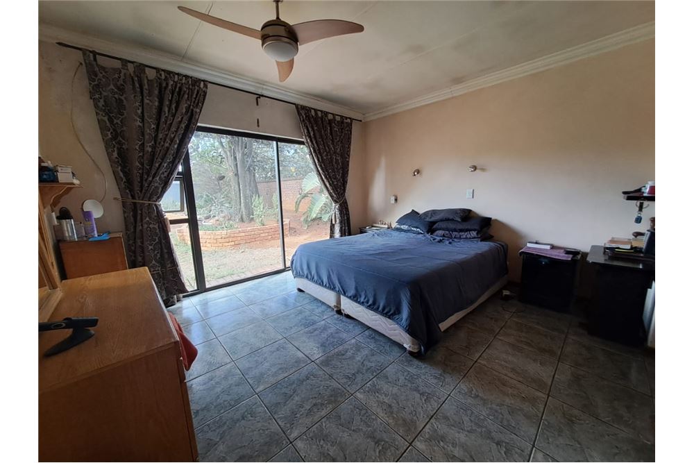 Residential - Hiša večstanovanjska - Brackenhurst, Gauteng - South Africa - 12 - 1031421032-350