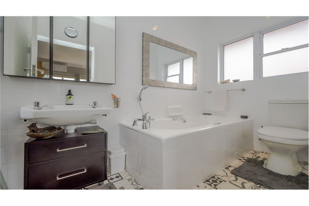 Residential - Byhus - Morningside, KwaZulu Natal - South Africa - 21 - 1031389006-962