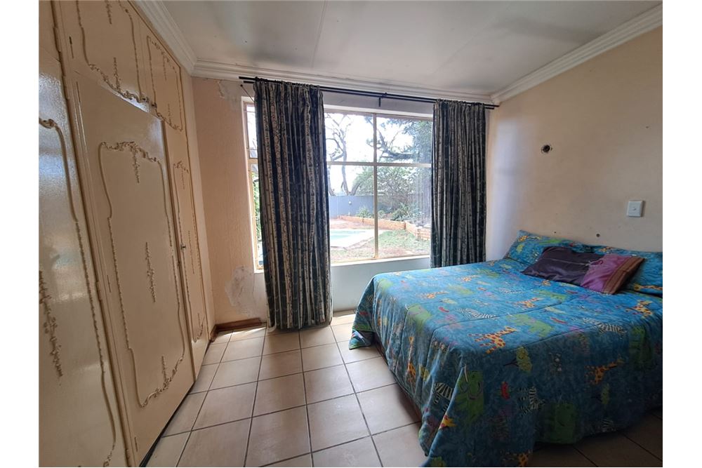 Residential - Hiša večstanovanjska - Brackenhurst, Gauteng - South Africa - 11 - 1031421032-350