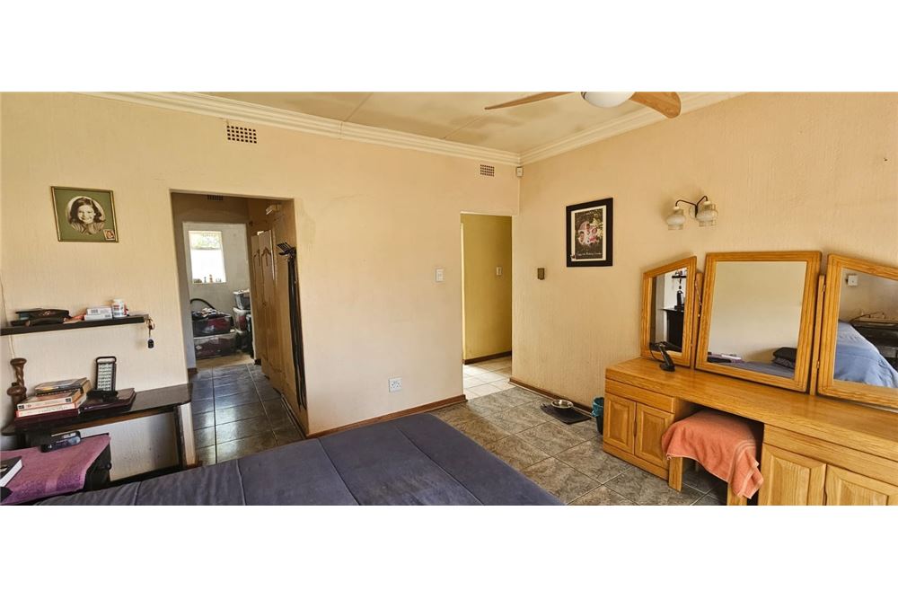 Residential - Hiša večstanovanjska - Brackenhurst, Gauteng - South Africa - 13 - 1031421032-350