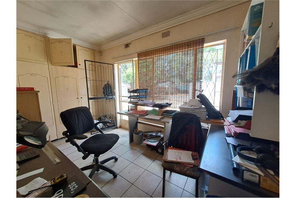 Residential - Hiša večstanovanjska - Brackenhurst, Gauteng - South Africa - 22 - 1031421032-350