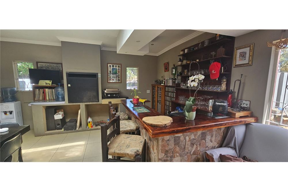 Residential - Hiša večstanovanjska - Brackenhurst, Gauteng - South Africa - 26 - 1031421032-350