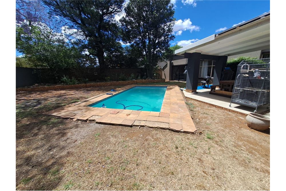 Residential - Hiša večstanovanjska - Brackenhurst, Gauteng - South Africa - 28 - 1031421032-350