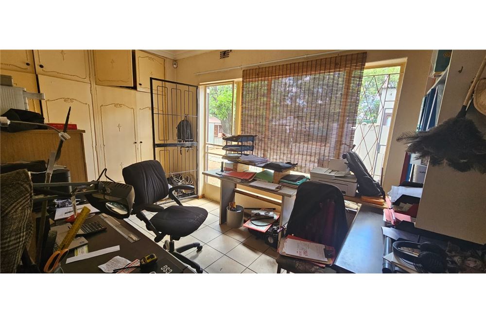 Residential - Hiša večstanovanjska - Brackenhurst, Gauteng - South Africa - 21 - 1031421032-350