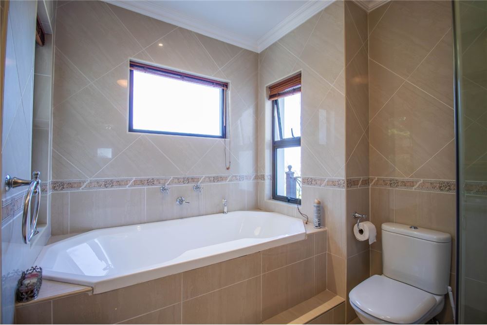 Residential - ਅਲੱਗ ਥਲੱਗ ਬਣਿਆ ਹੋਇਆ ਘਰ - Caribbean Beach, North West - South Africa - 24 - 1031416034-325