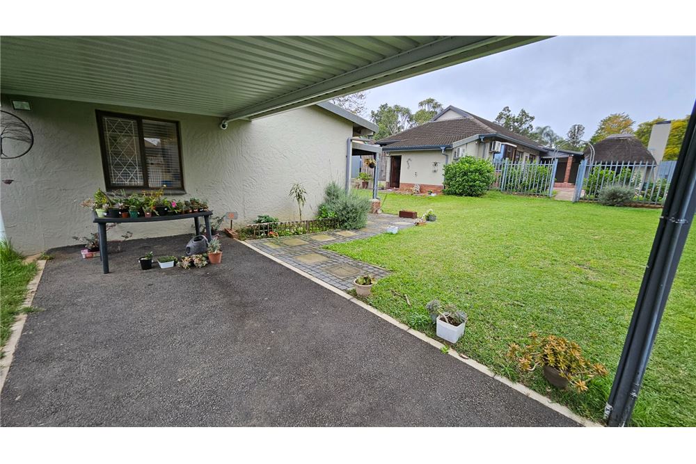 Elamine - Eramu - Hayfields, KwaZulu Natal - South Africa - 28 - 1031436004-370