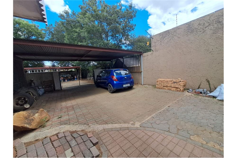 Residential - Hiša večstanovanjska - Brackenhurst, Gauteng - South Africa - 29 - 1031421032-350