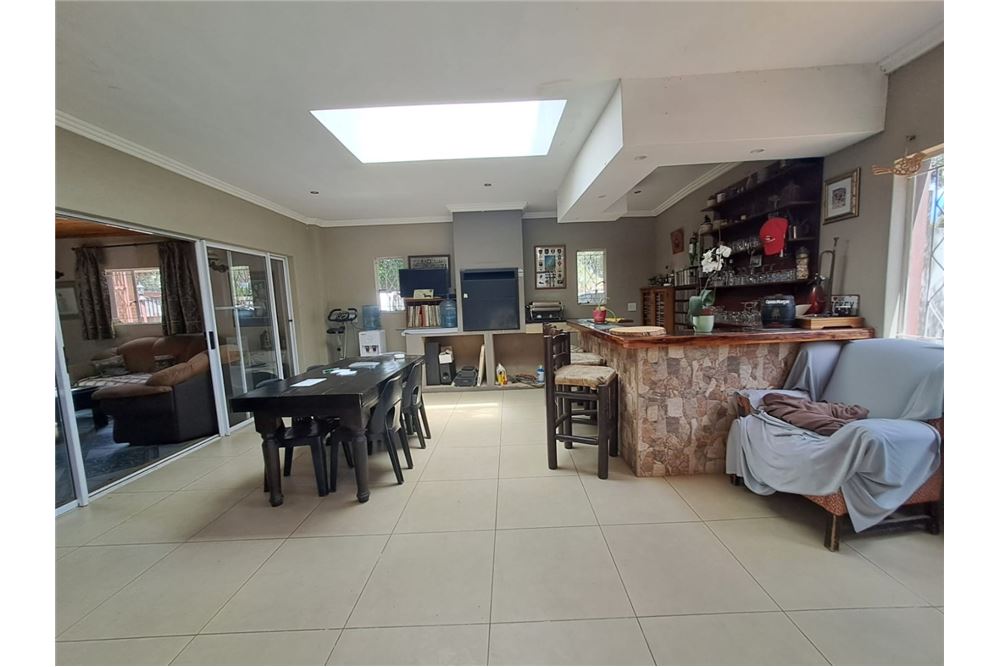 Residential - Hiša večstanovanjska - Brackenhurst, Gauteng - South Africa - 25 - 1031421032-350