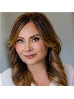 Marisa Lucente - RE/MAX Hallmark Chay Realty