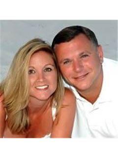 Michael E. Ovbey - RE/MAX Town & Country