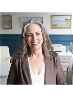 Jana Atkins - RE/MAX Town & Country