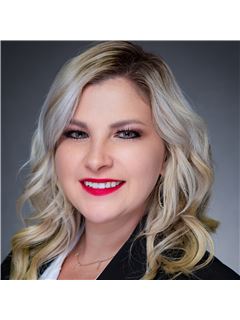 Brittany Planovsky - RE/MAX Town & Country