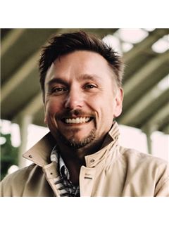 Keith Lipari - RE/MAX 1st Advantage