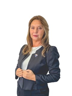 Makler - Praktikant/in - Luisa Piro - RE/MAX EXCLUSIVE