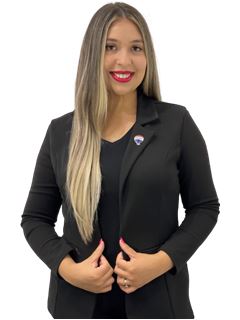 Makler - Praktikant/in - Camila Narvaja - RE/MAX EXCLUSIVE