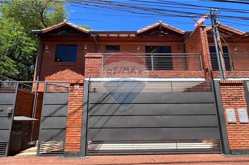 Alquilo Duplex detrás de la Conmebol