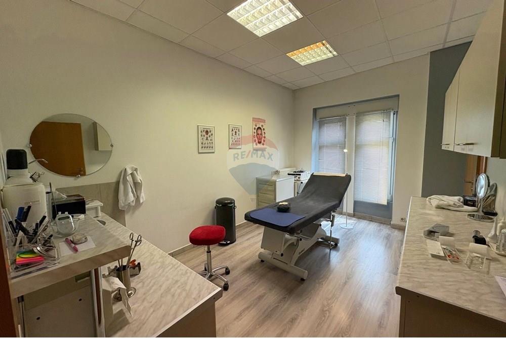 商業用物件 - オフィス - Differdange - LU - 9e1f0740-0a13-4a7f-96ef-09689524231e.jpeg - 280221046-4