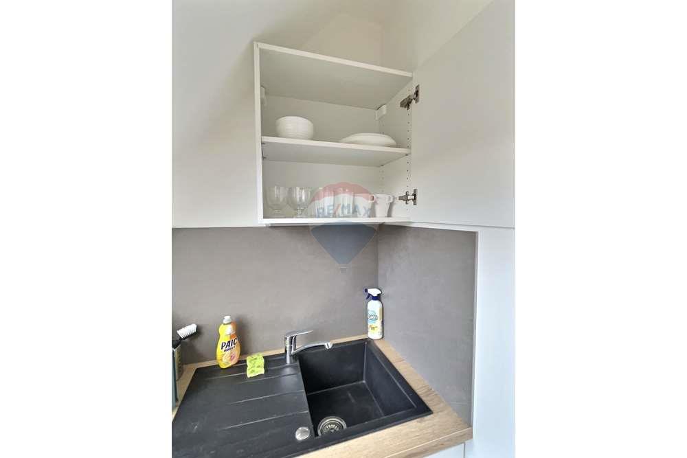 Studio - A louer - Luxembourg - Cuisine rangement haut.jpeg - Cuisine - 280221031-190