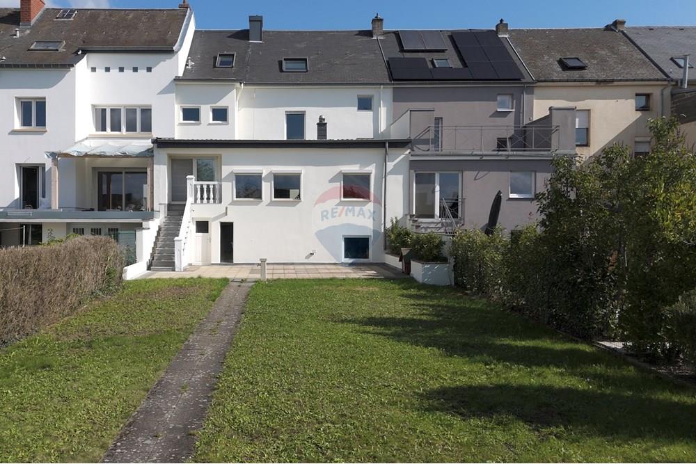 Maison - A vendre - Bettembourg - 2025-10-06 à 11.53.48 arrière facade.jpg - 280061004-98