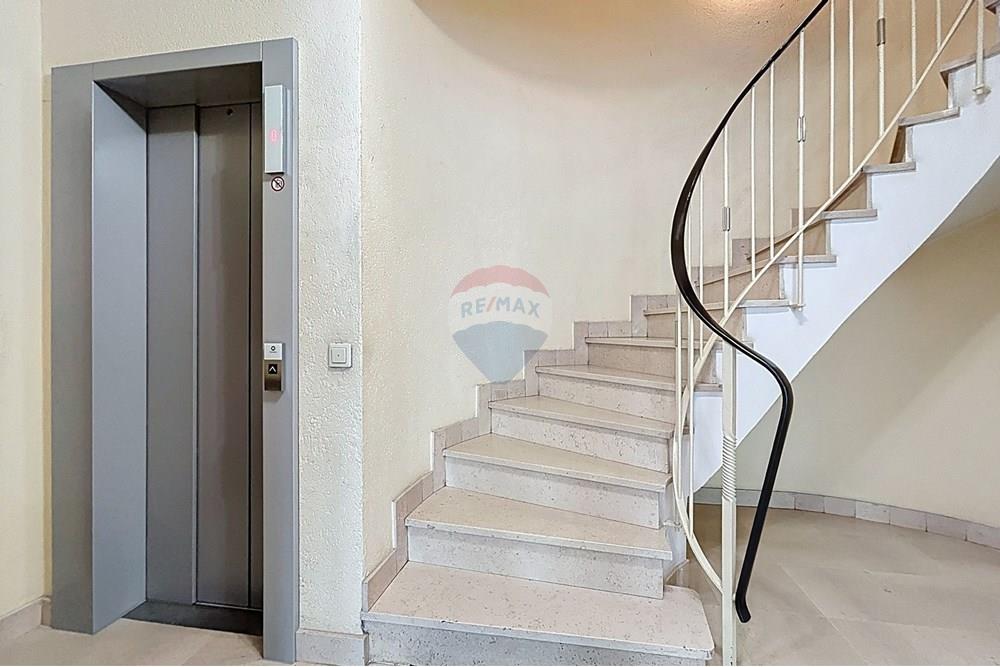 Appartement - A vendre - Luxembourg - Escalier.jpg - 280371001-36