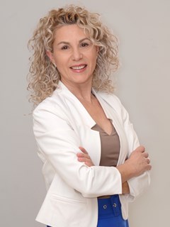 Мая Стоянова Maya Stoyanova - Realtor and Real Estate Agent at RE/MAX Dynamic