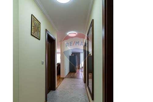 Апартамент - Под наем - гр. Пловдив, Област Пловдив, България - IMG_9455 (2).jpeg - 360261002-206