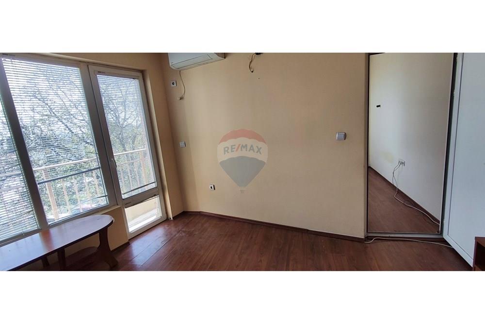 Апартамент - Под наем - гр. Варна, Област Варна, България - всекидневна 6.jpg - Всекидневна - 360321028-134