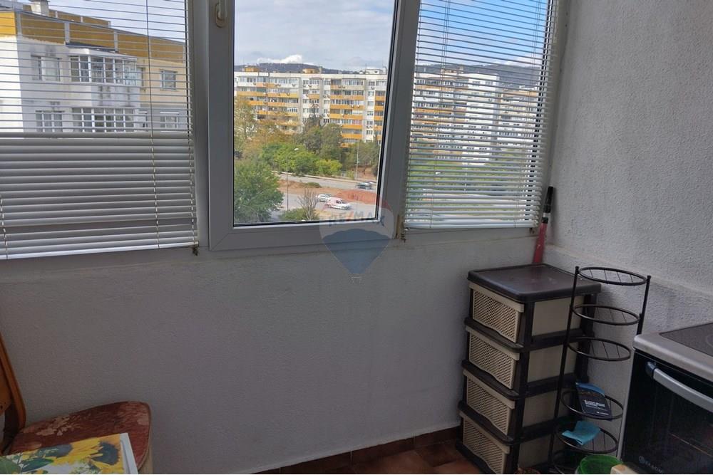 Апартамент - За продажба - гр. Варна, Област Варна, България - Тераса към кухнята.jpg - 360331033-24