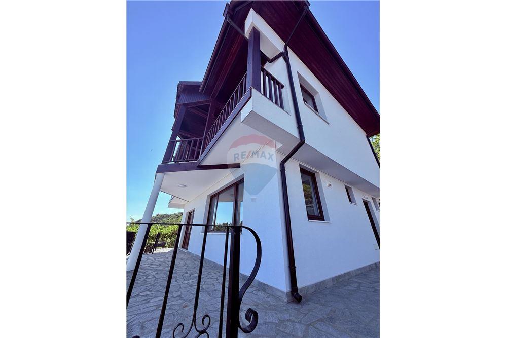 Вила - За продажба - гр. Балчик, Област Добрич, България - Двуетажна къща с панорамна гледка към морето - Друга - 360321025-236