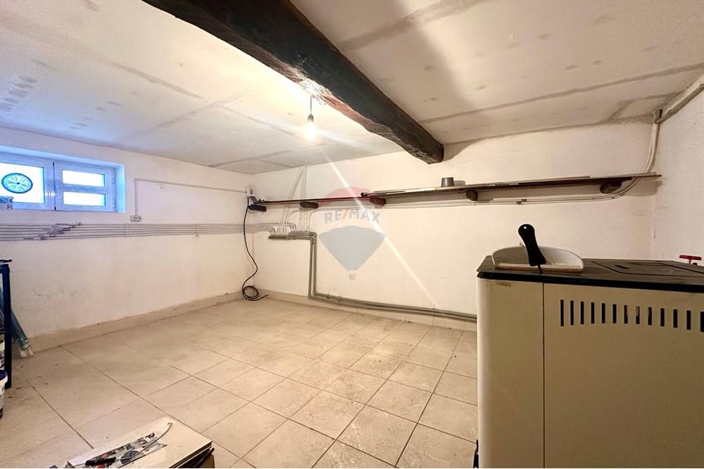 Селска къща - За продажба - с. Караисен, Област Велико Търново, България - viber_изображение_2025-11-03_09-49-21-404.jpg - Складово помещение - 360431008-396