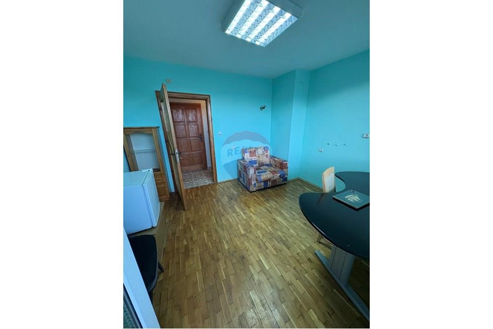 Офис - Под наем - гр. Велико Търново, Област Велико Търново, България - viber_изображение_2025-10-30_14-46-58-592.jpg - 360431003-147