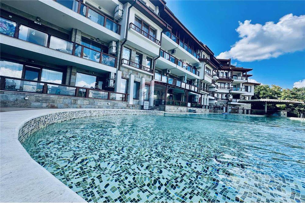 Апартамент - За продажба - гр. Балчик, Област Добрич, България - Общи части и аранжиран двор с басейн - Друга - 360321025-234