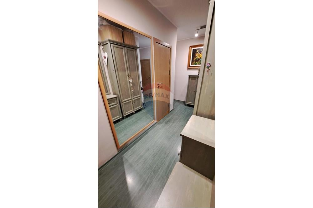 Апартамент - За продажба - гр. Варна, Област Варна, България - антре 2.jpg - Коридор - 360321028-113