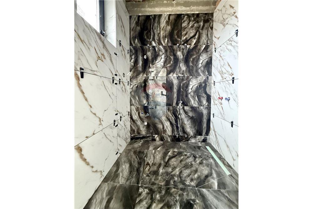 Селска къща - За продажба - с. Соколово, Област Добрич, България - Гостна баня и тоалетна в едно помещение - Баня - 360321025-241